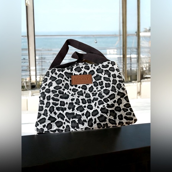 Sport black white lunch bag 8 x 6 inches double handles EUC zip close - Picture 1 of 5